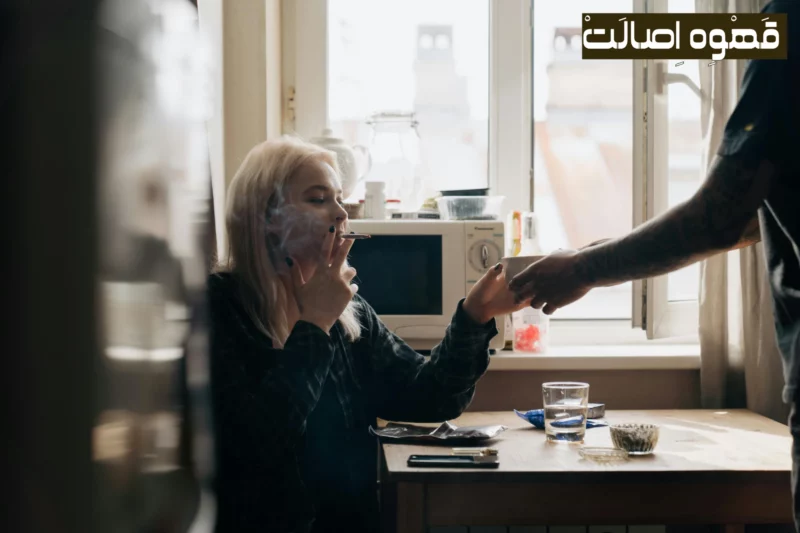 ایا قهوه اثرات مضر سیگار را کم میکند؟